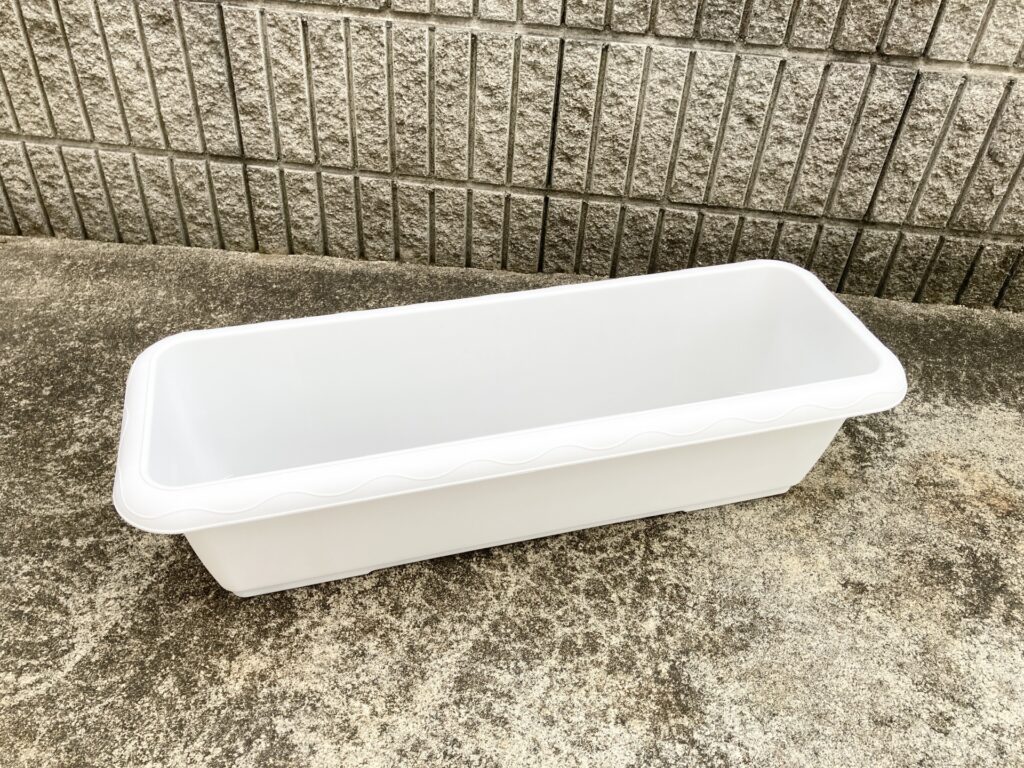 中型サイズのプラスチック製プランター